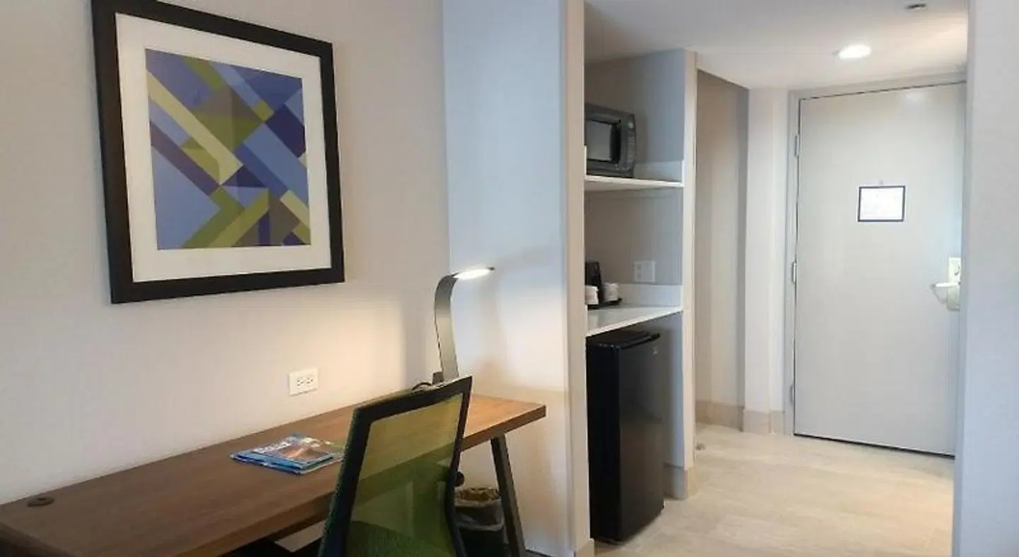 Holiday Inn Express & Suites Indianapolis Northwest by IHG ROOM_EXAMPLE