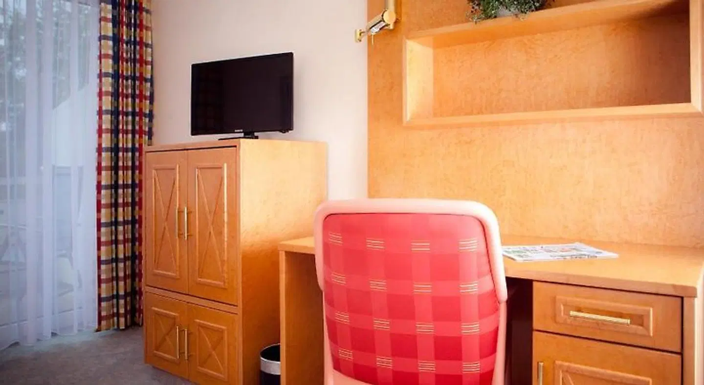 Roswitha ROOM_EXAMPLE