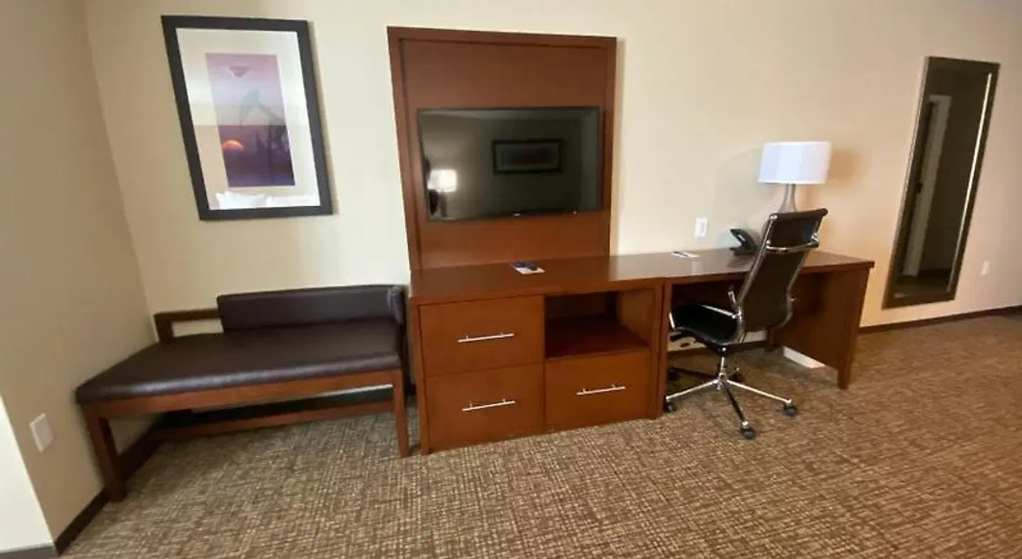 Comfort Suites ROOM_EXAMPLE
