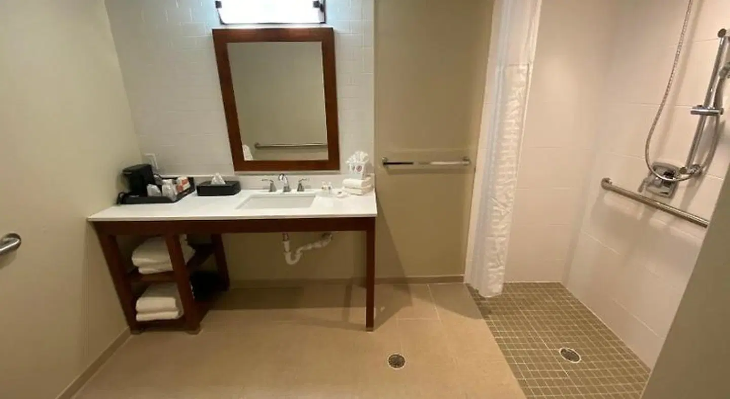 Comfort Suites Badezimmer