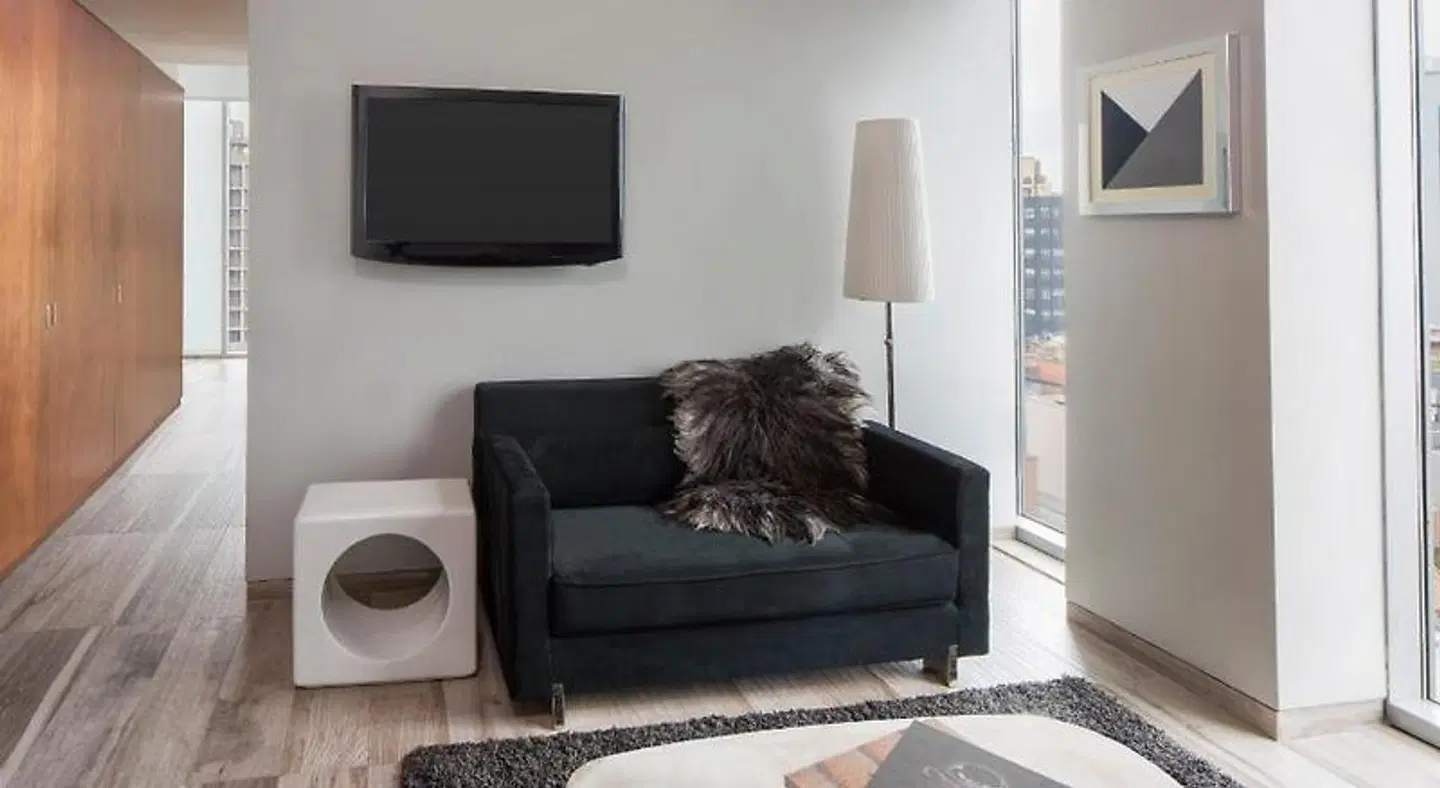 on Rivington ROOM_EXAMPLE