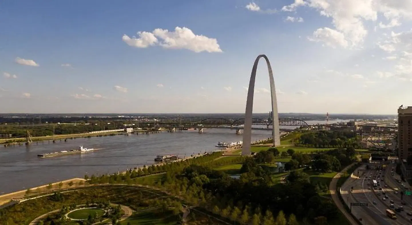 Four Seasons St. Louis LANDSCAPE