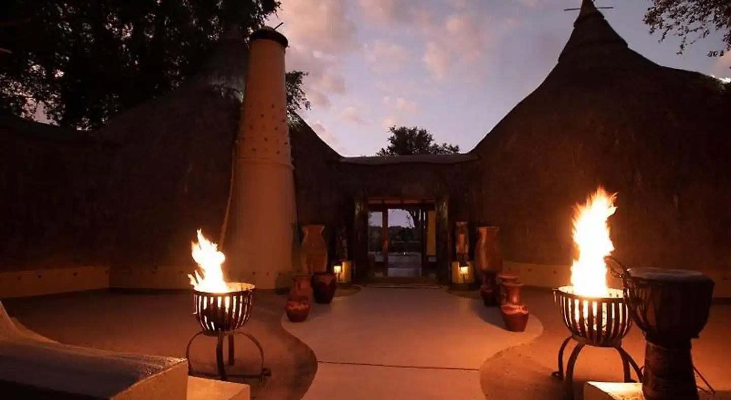 Hoyo Hoyo Safari Lodge Terrasse