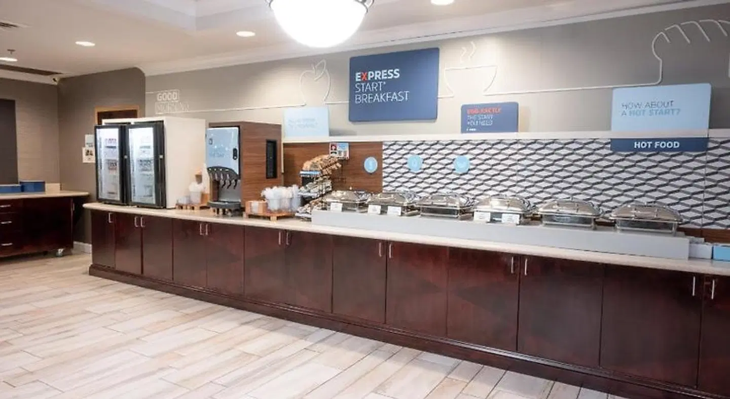 Holiday Inn Express and Suites Tuscaloosa Universi Restaurant