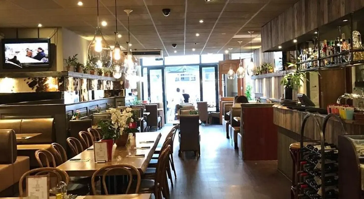 Manofa Bar