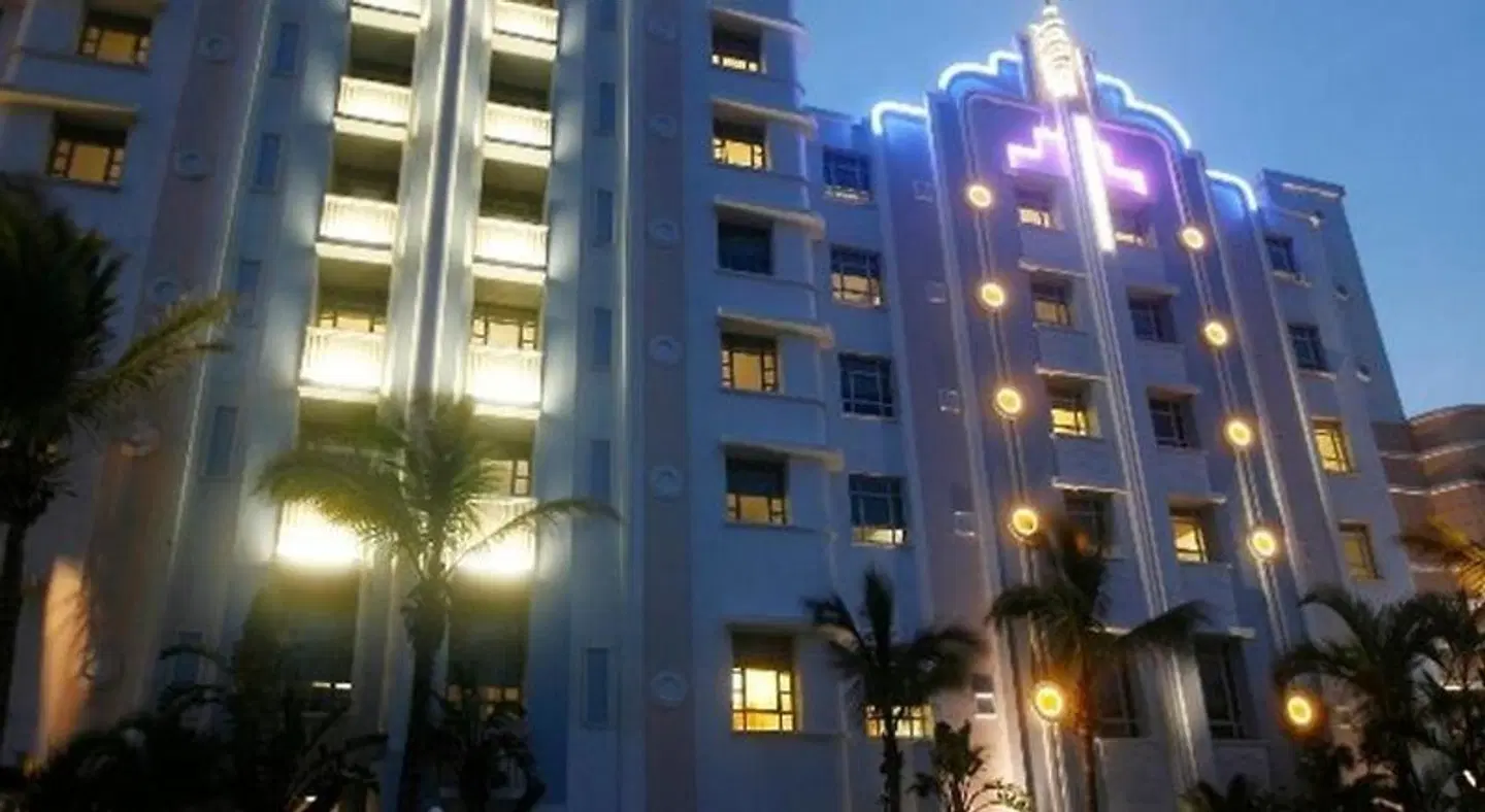 Suncoast Towers and Hotel EXTERIOR