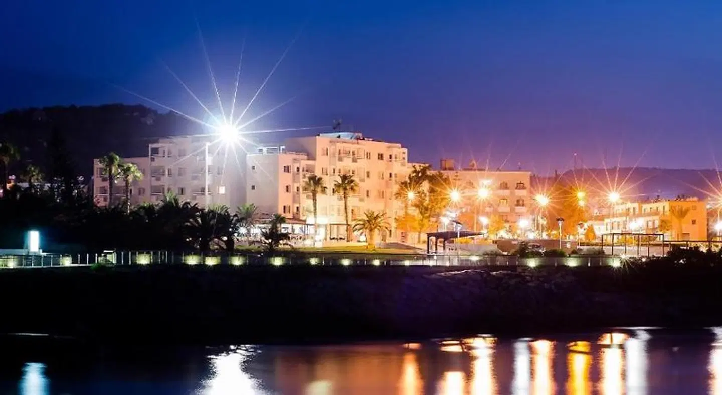 Astreas Beach Hotel Apartments EXTERIOR