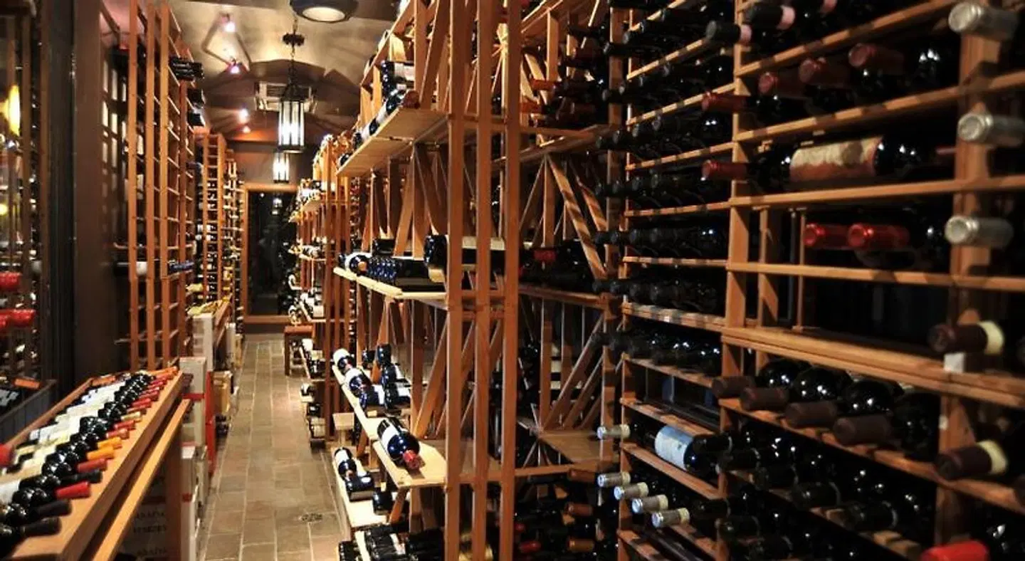 Quintessence Bar