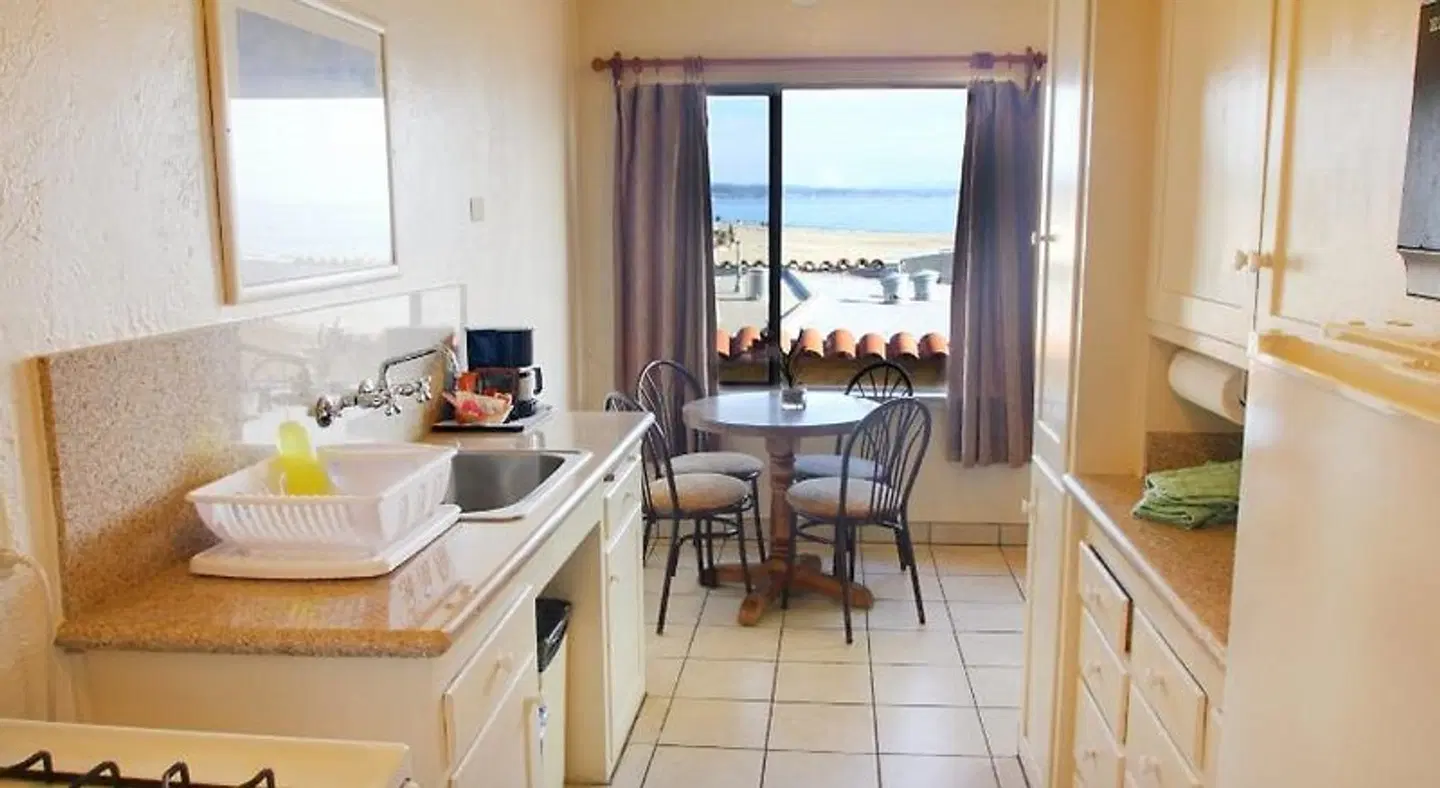 Capitola Venetian Hotel ROOM_EXAMPLE