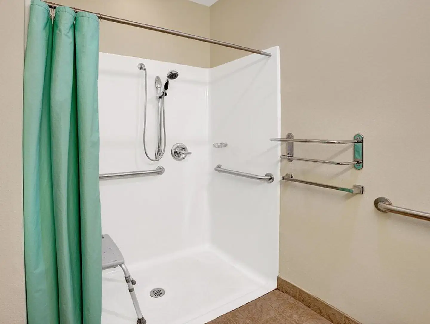 Microtel Inn & Suites by Wyndham Indianapolis Airport Badezimmer