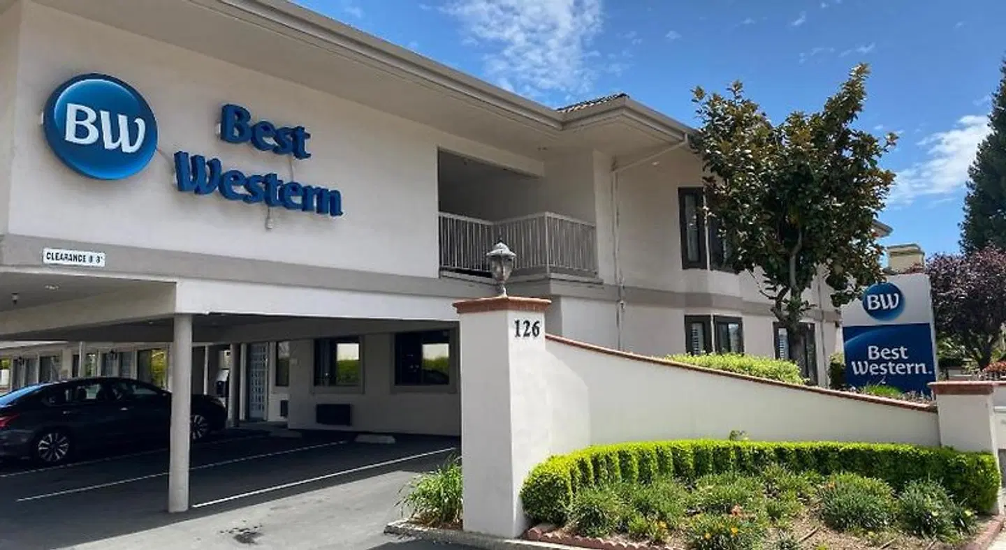 Best Western Inn EXTERIOR