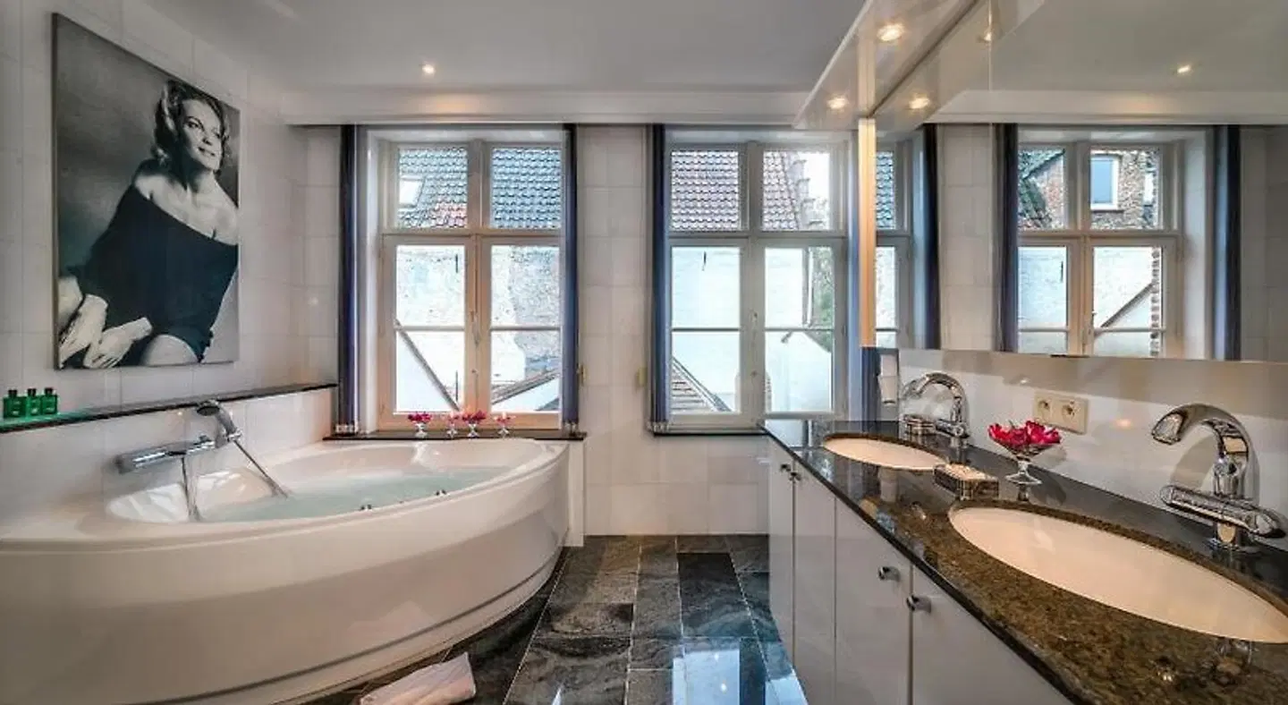 Canalside House - Luxury Guesthouse Badezimmer