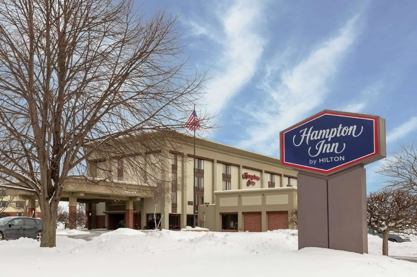 Hampton Inn Rockford EXTERIOR