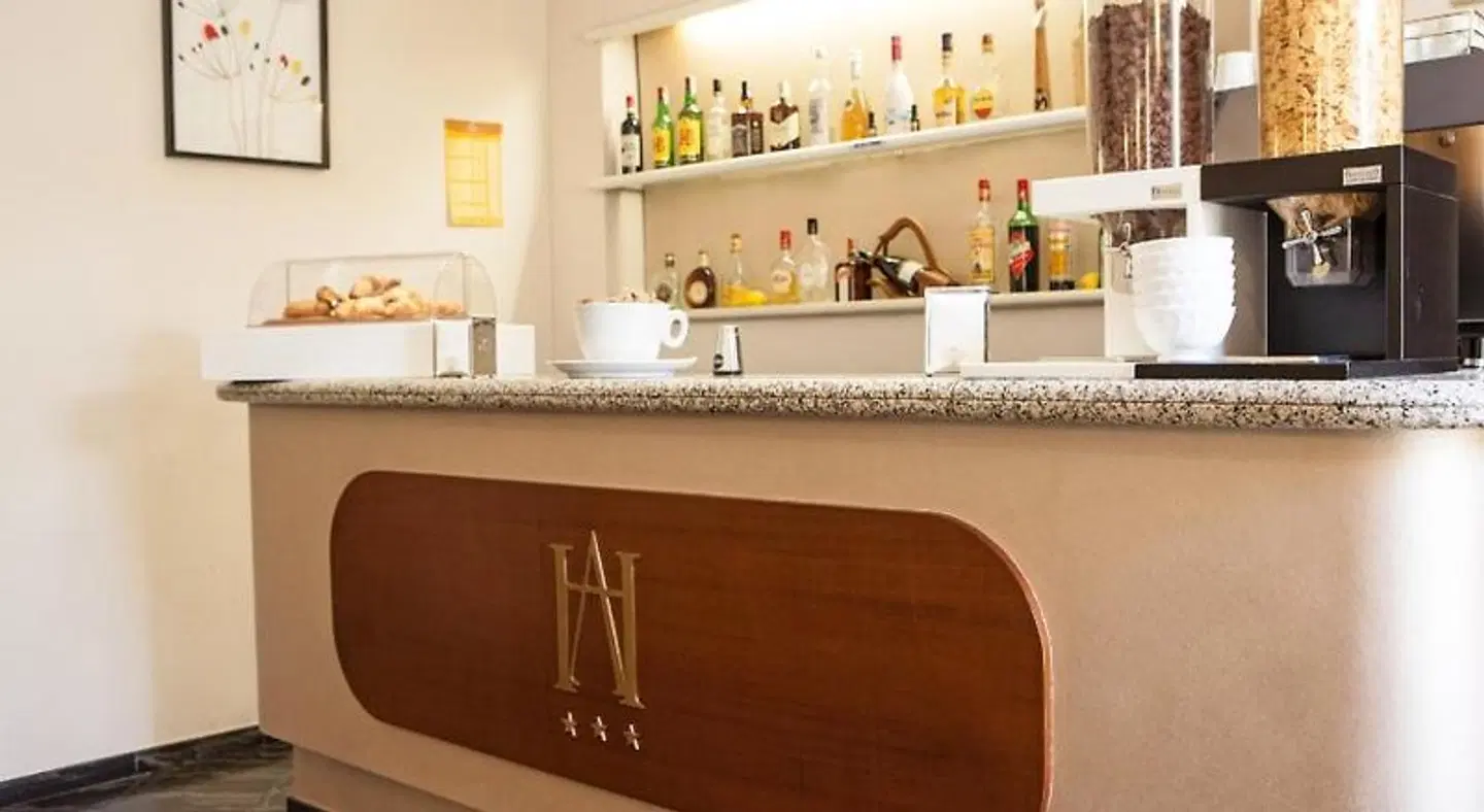 Adriano Bar