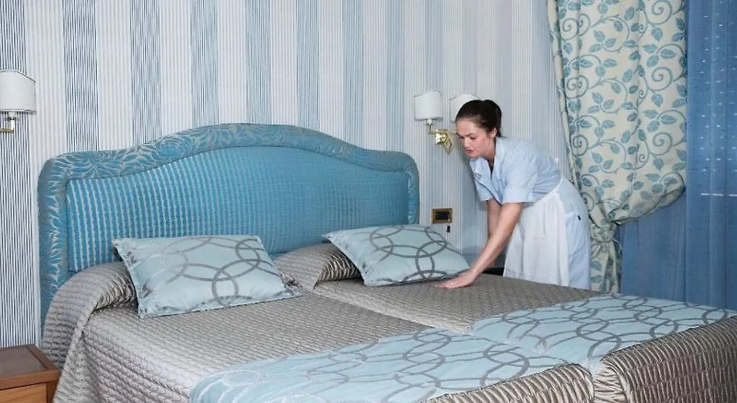 Europa ROOM_EXAMPLE