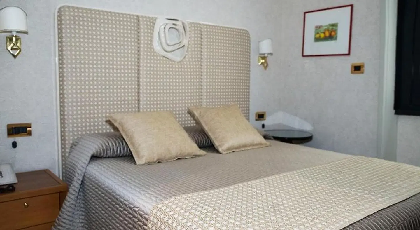 Europa ROOM_EXAMPLE