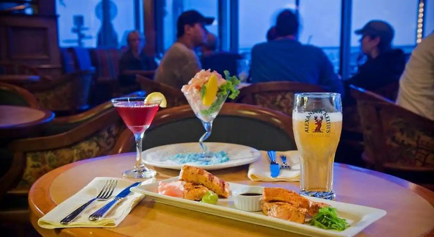 Crest Hotel Restaurant