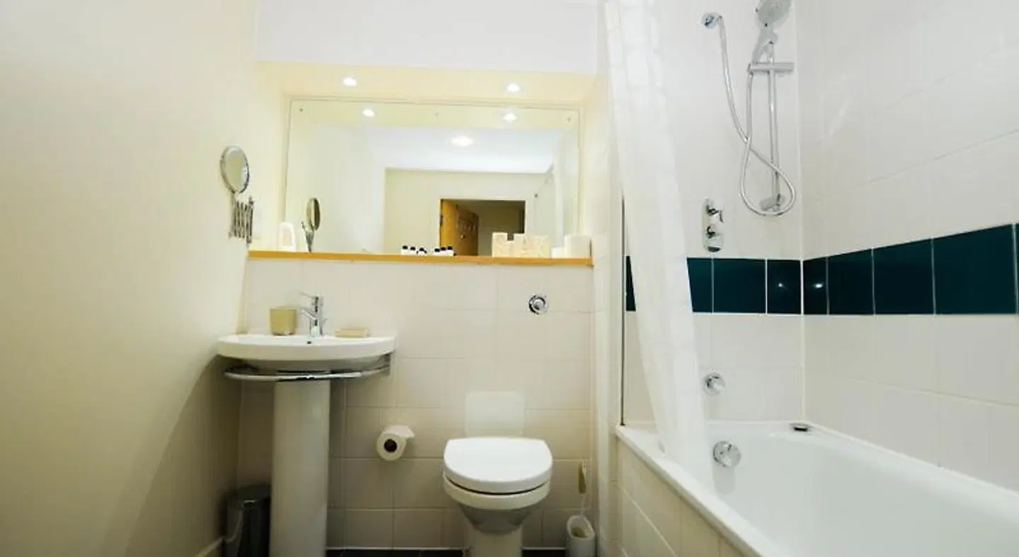 Your Stay Bristol Hamilton Court Badezimmer