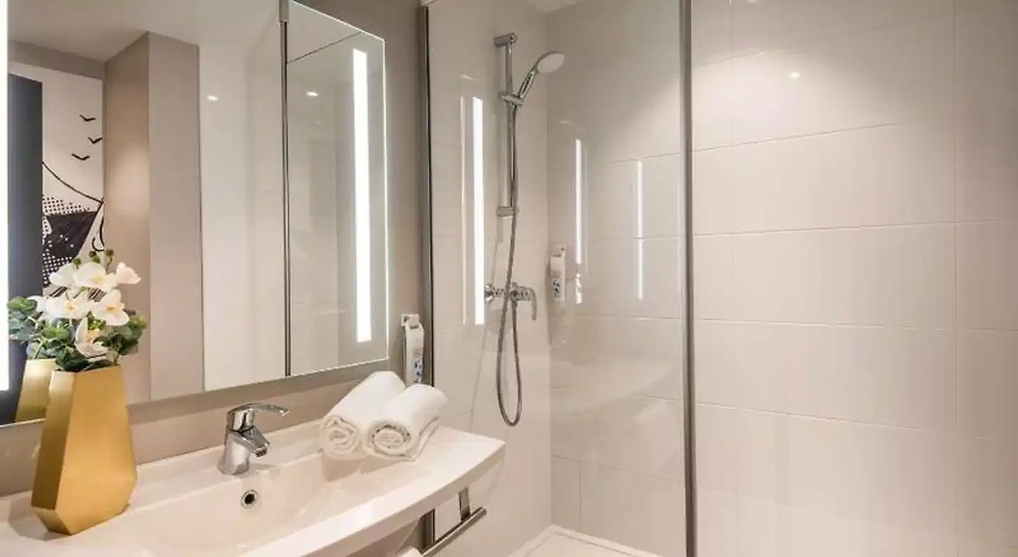 ibis budget Nice Californie Lenval Badezimmer