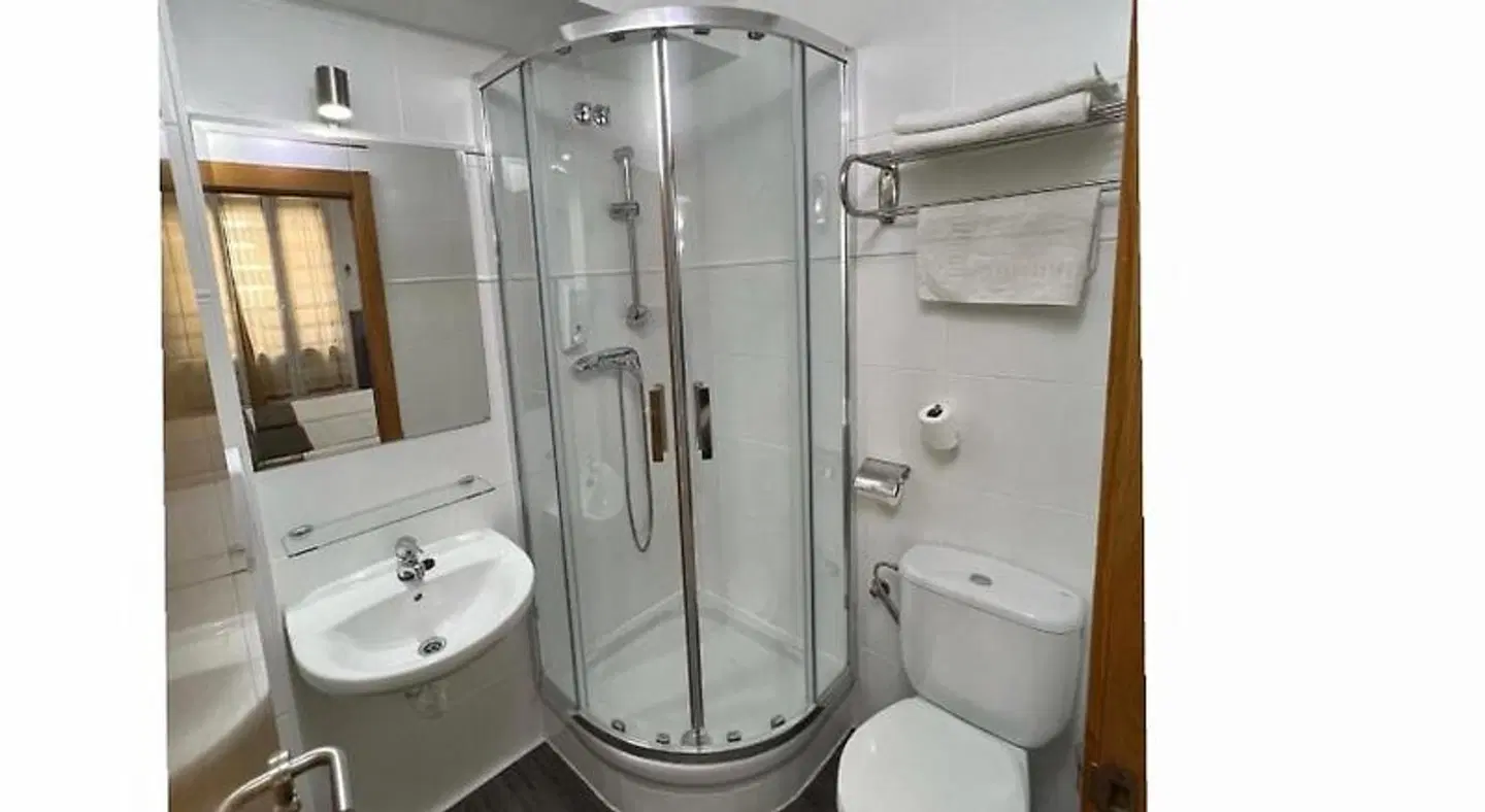 Pensión Irune by Vivere Stays Badezimmer