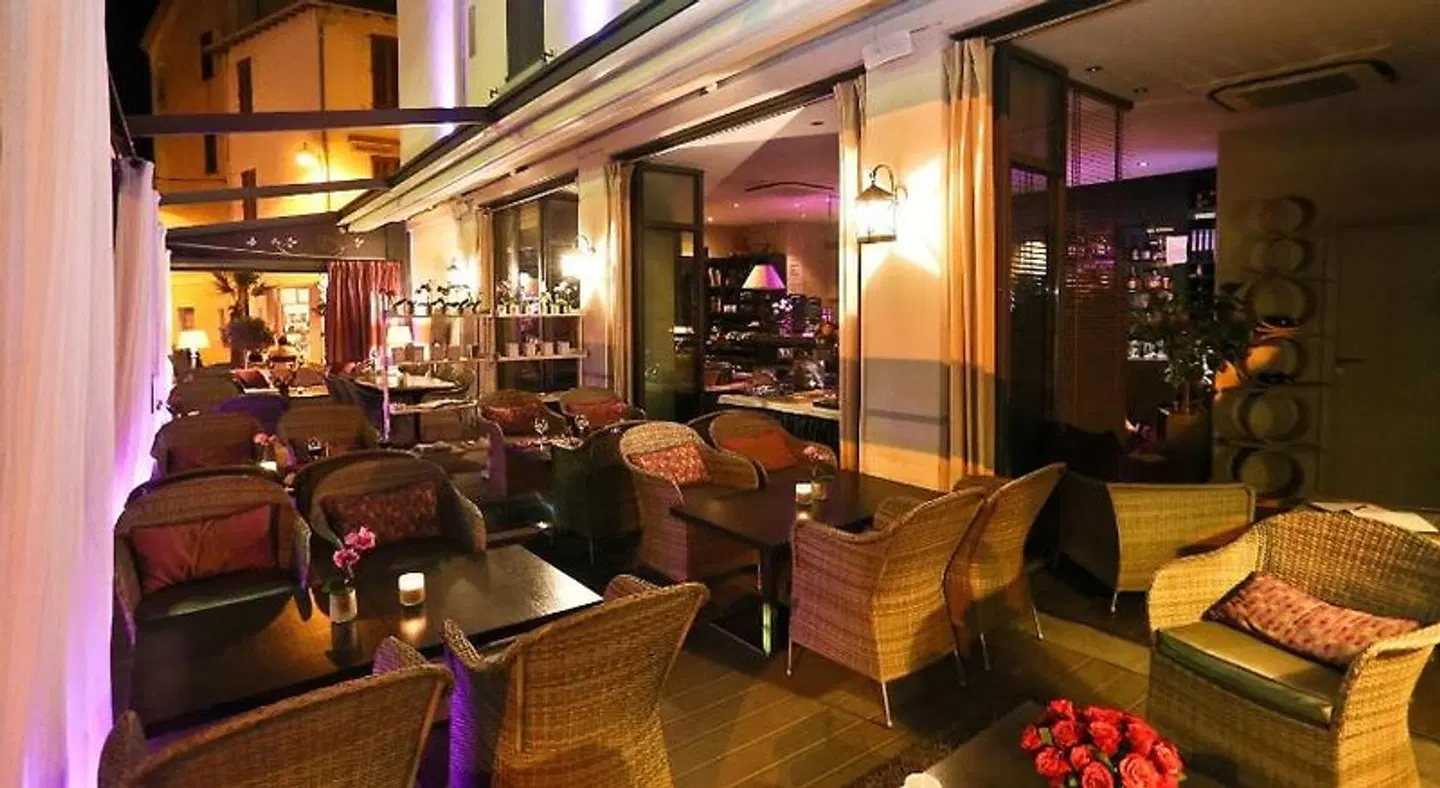 La Place Bar