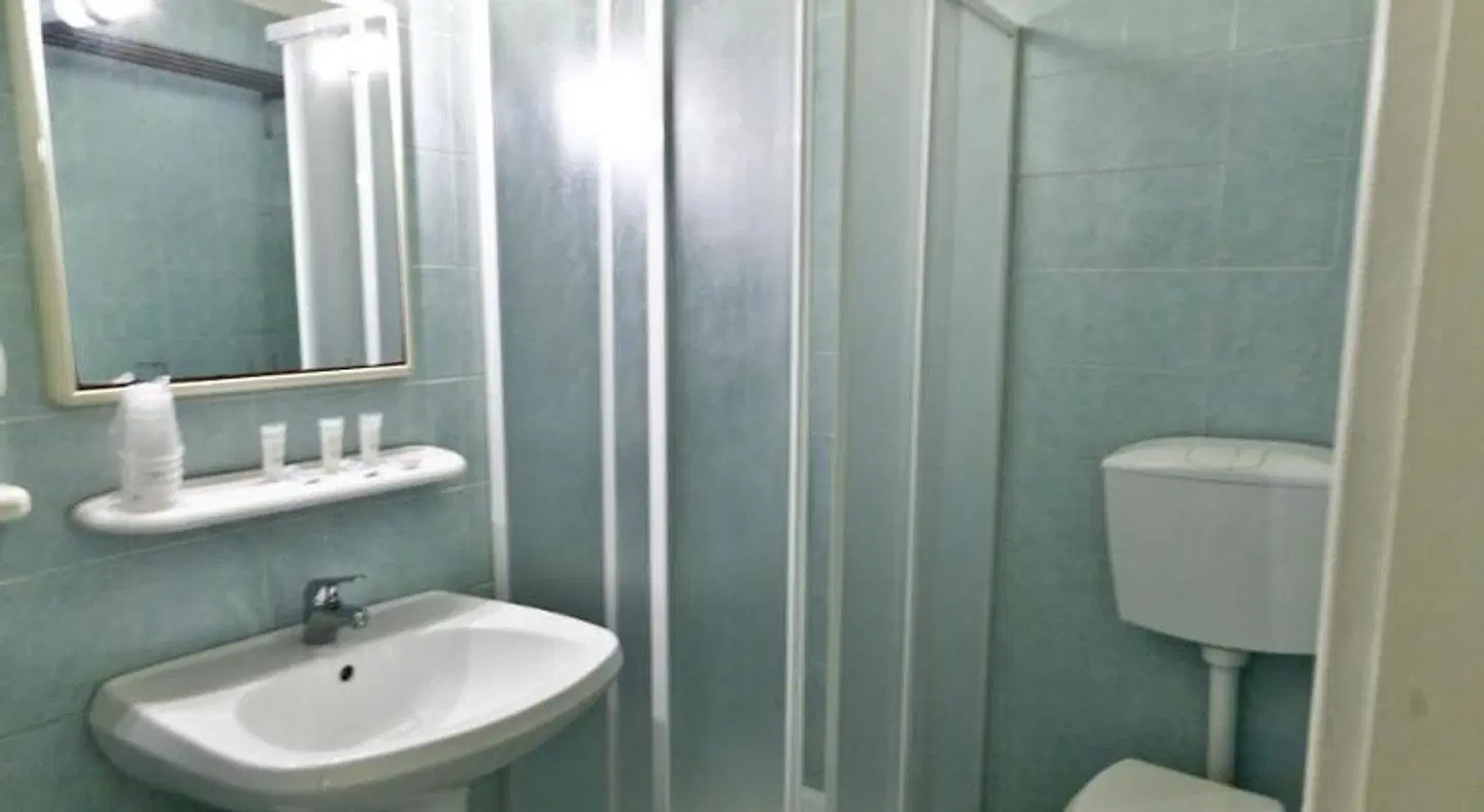 B&B MediNaples Badezimmer