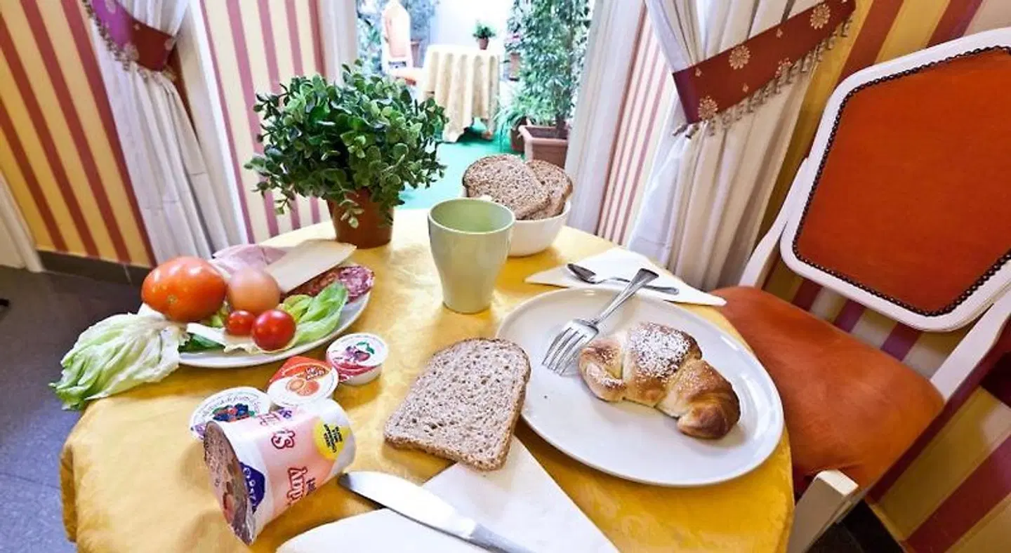 B&B MediNaples Restaurant