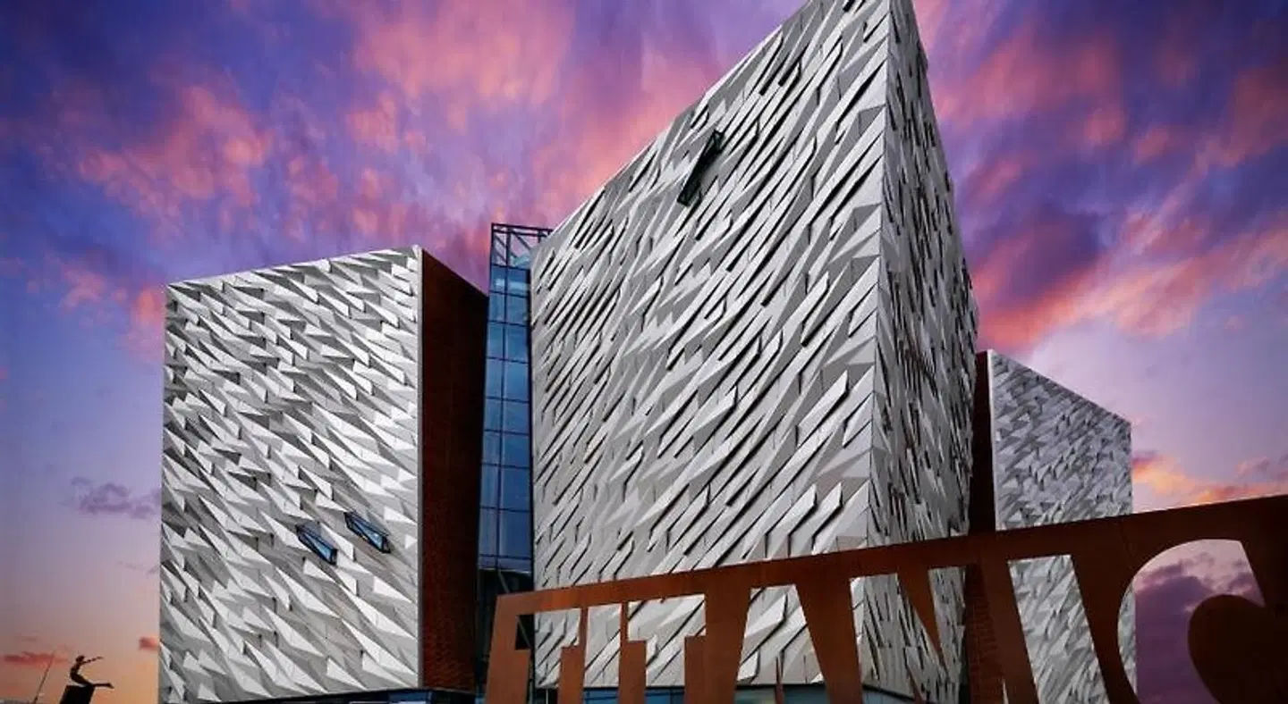ibis Belfast Queens Quarter EXTERIOR