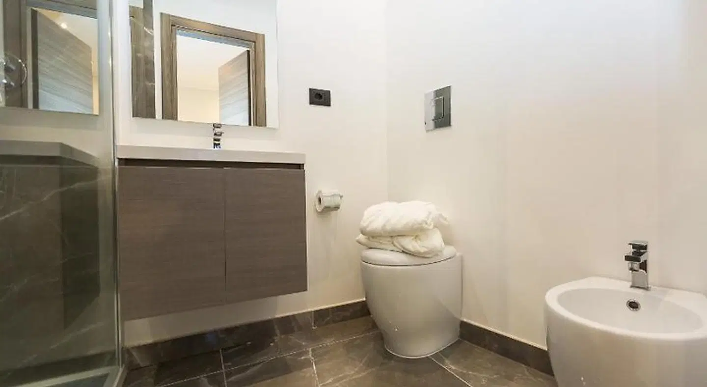 Clementi Portrait Badezimmer