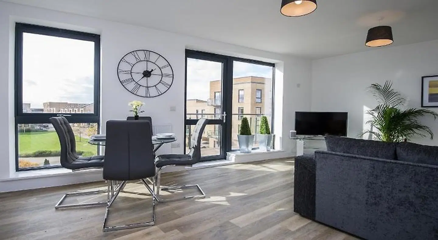 Tailored Stays - De Havilland House LOUNGE_LOBBY