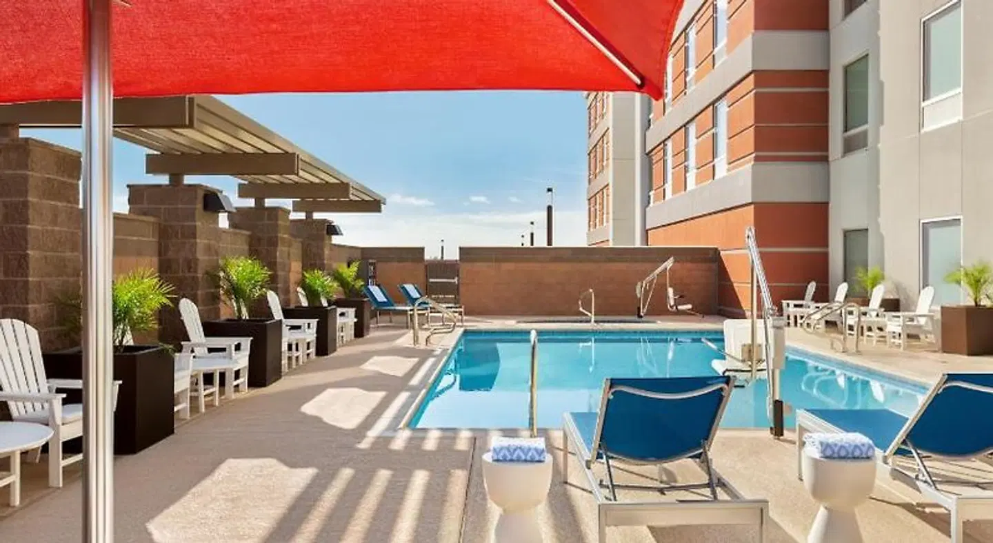Tru by Hilton Scottsdale Salt River Terrasse
