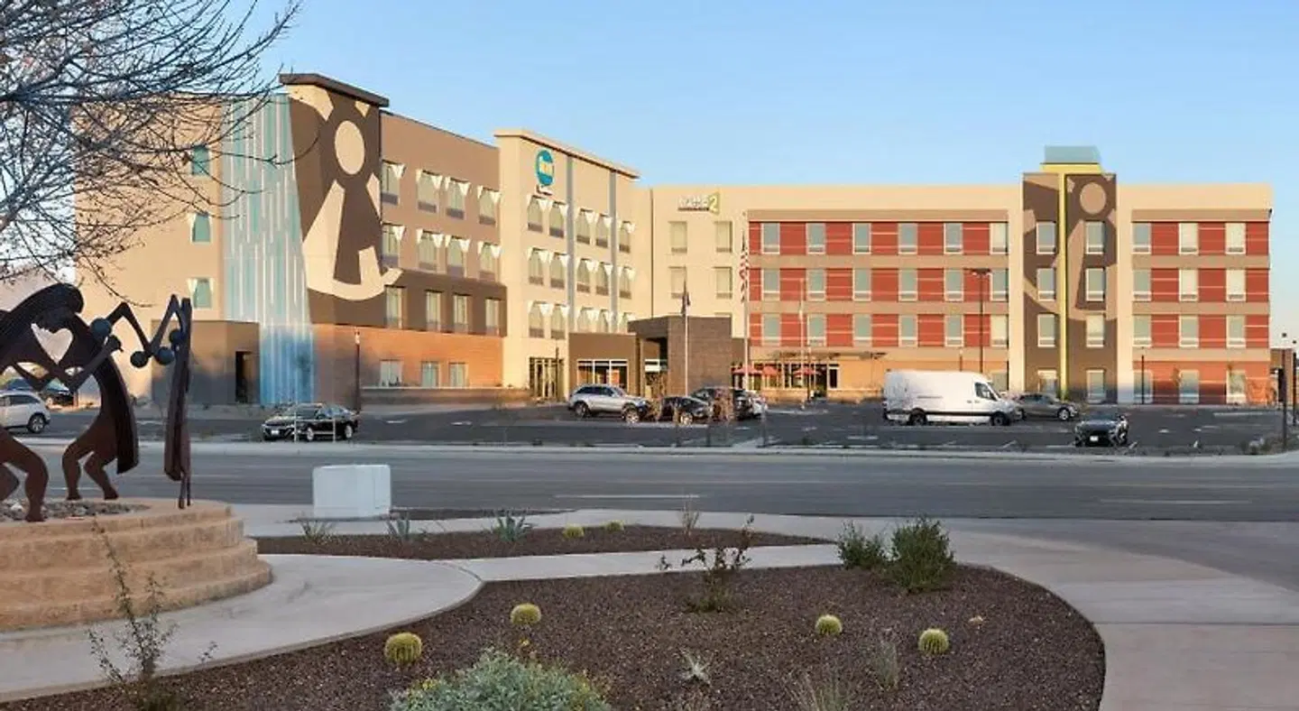 Tru by Hilton Scottsdale Salt River EXTERIOR