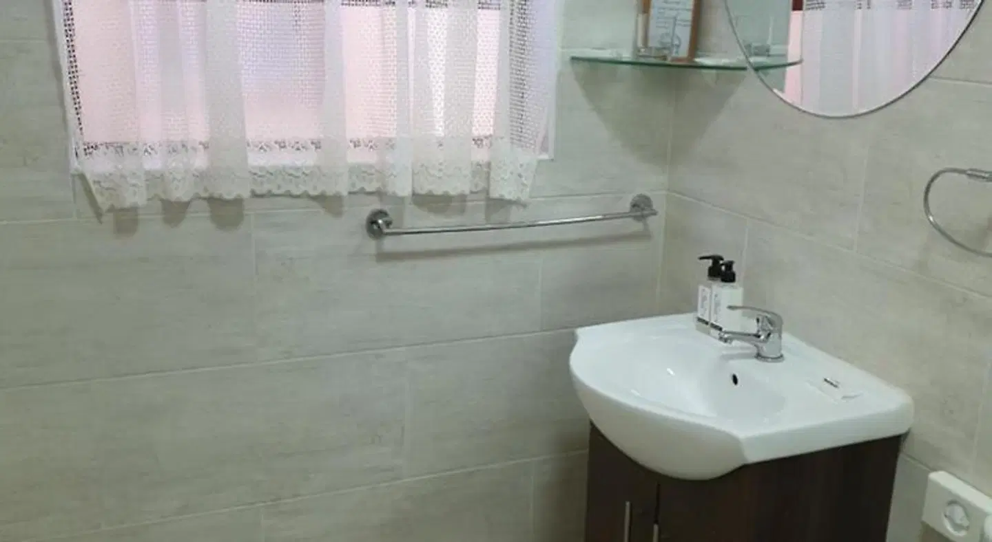 Dilisca Guesthouse Badezimmer