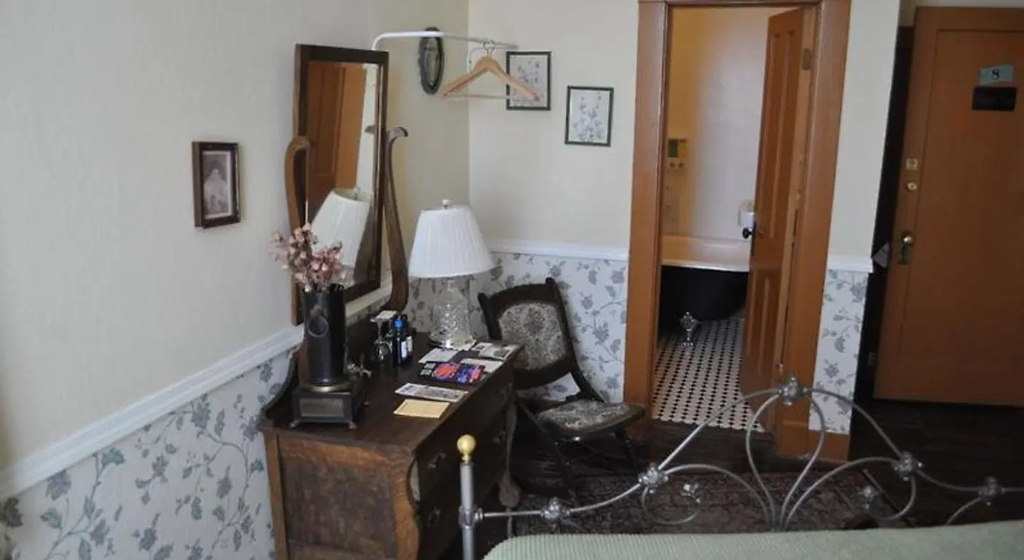 Grand Canyon Hotel ROOM_EXAMPLE