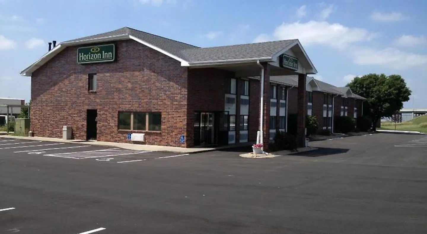 Horizon Inn EXTERIOR