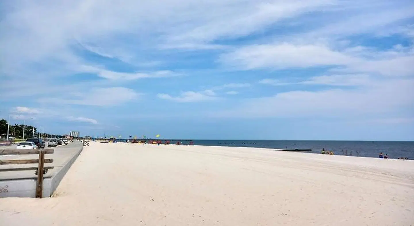 Motel 6 Biloxi, MS - Beach Strand