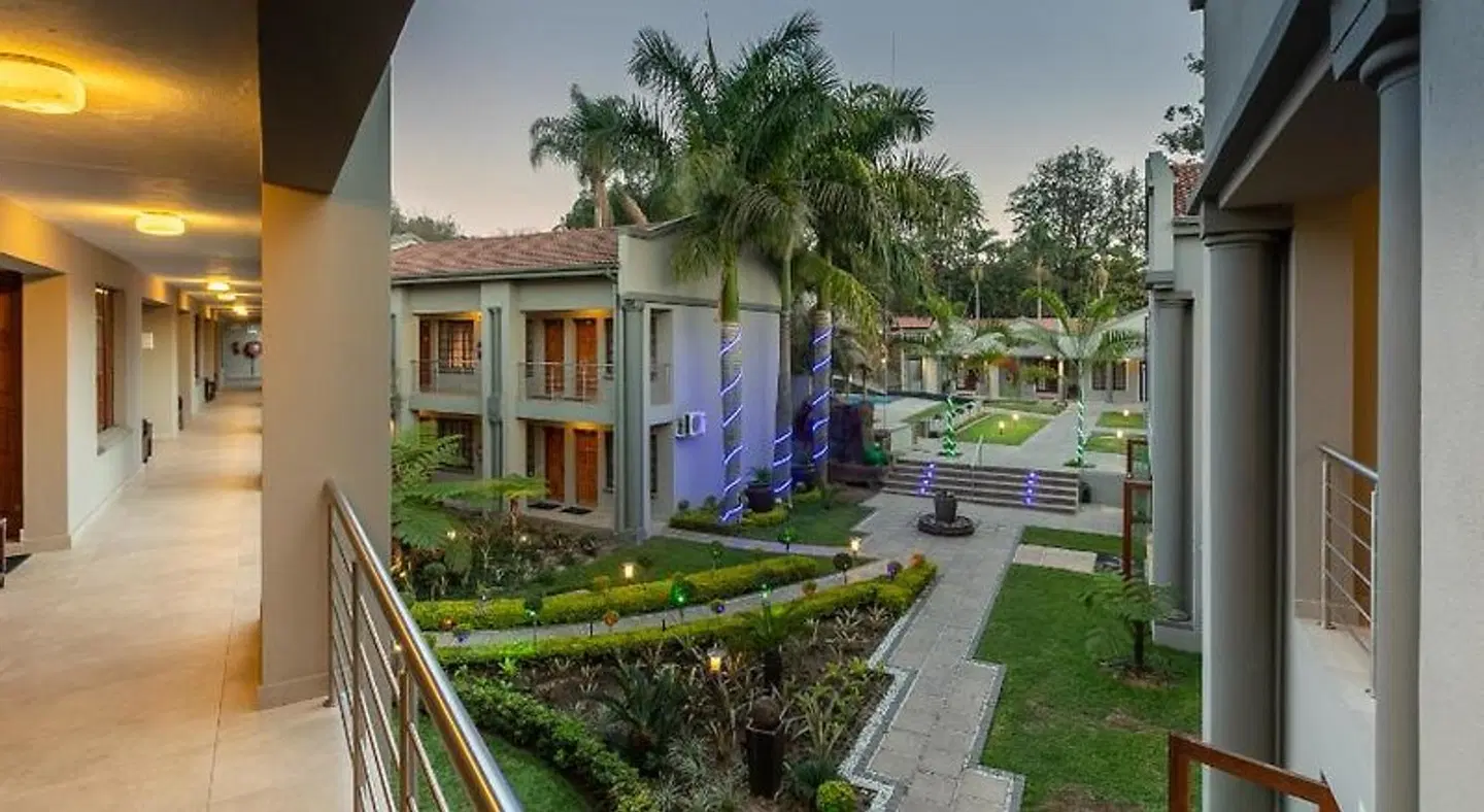 The Cycad Lodge & Chalets EXTERIOR