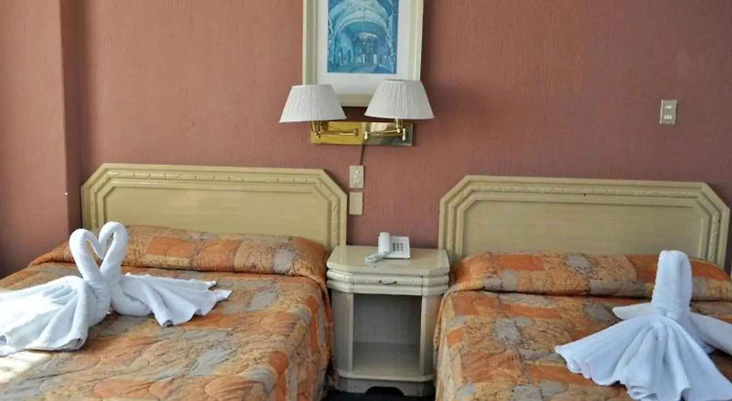 María Teresa ROOM_EXAMPLE