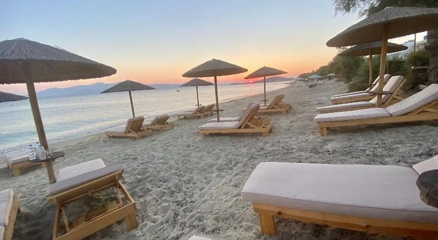 Manios Suites Strand