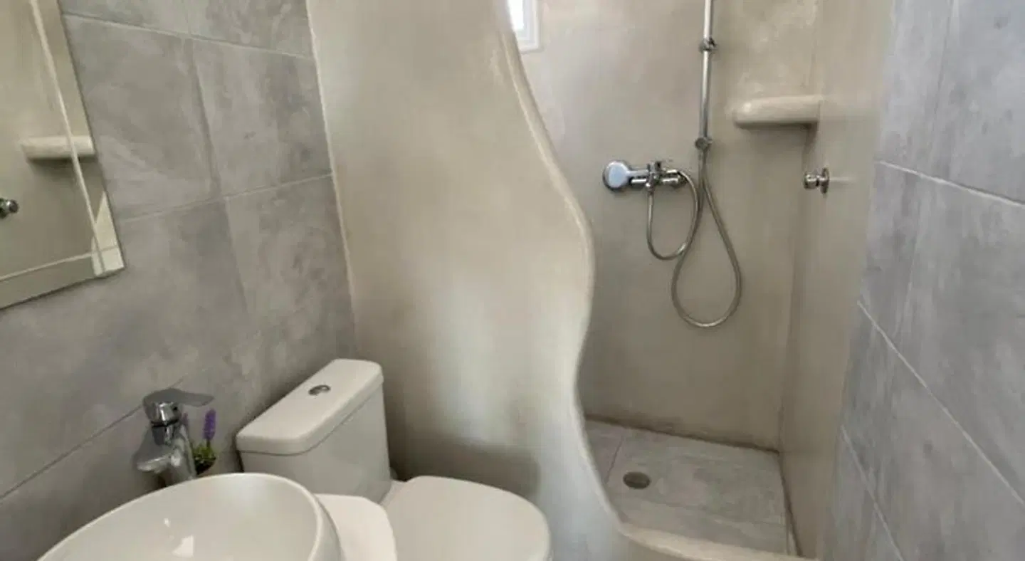 Manios Suites Badezimmer