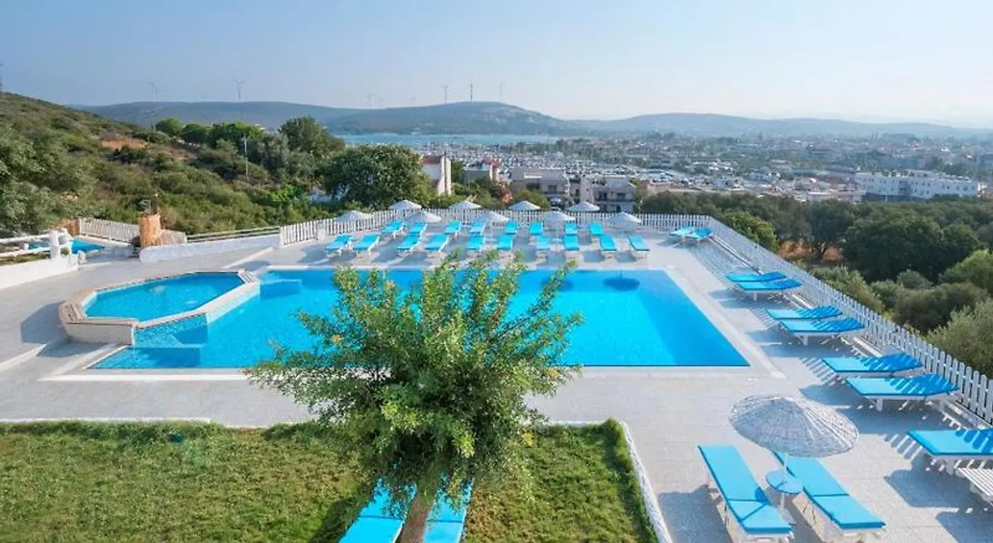 Thea Butik Hotel & Restaurant OUTDOOR_POOL