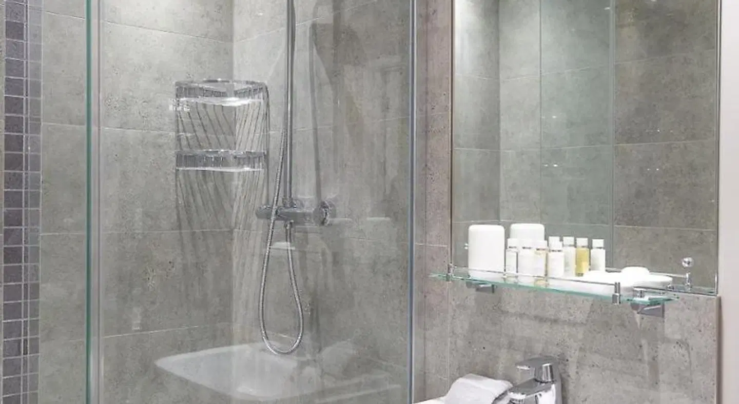 Citystay - Hinton House Badezimmer