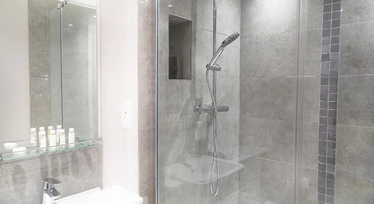 Citystay - Hinton House Badezimmer