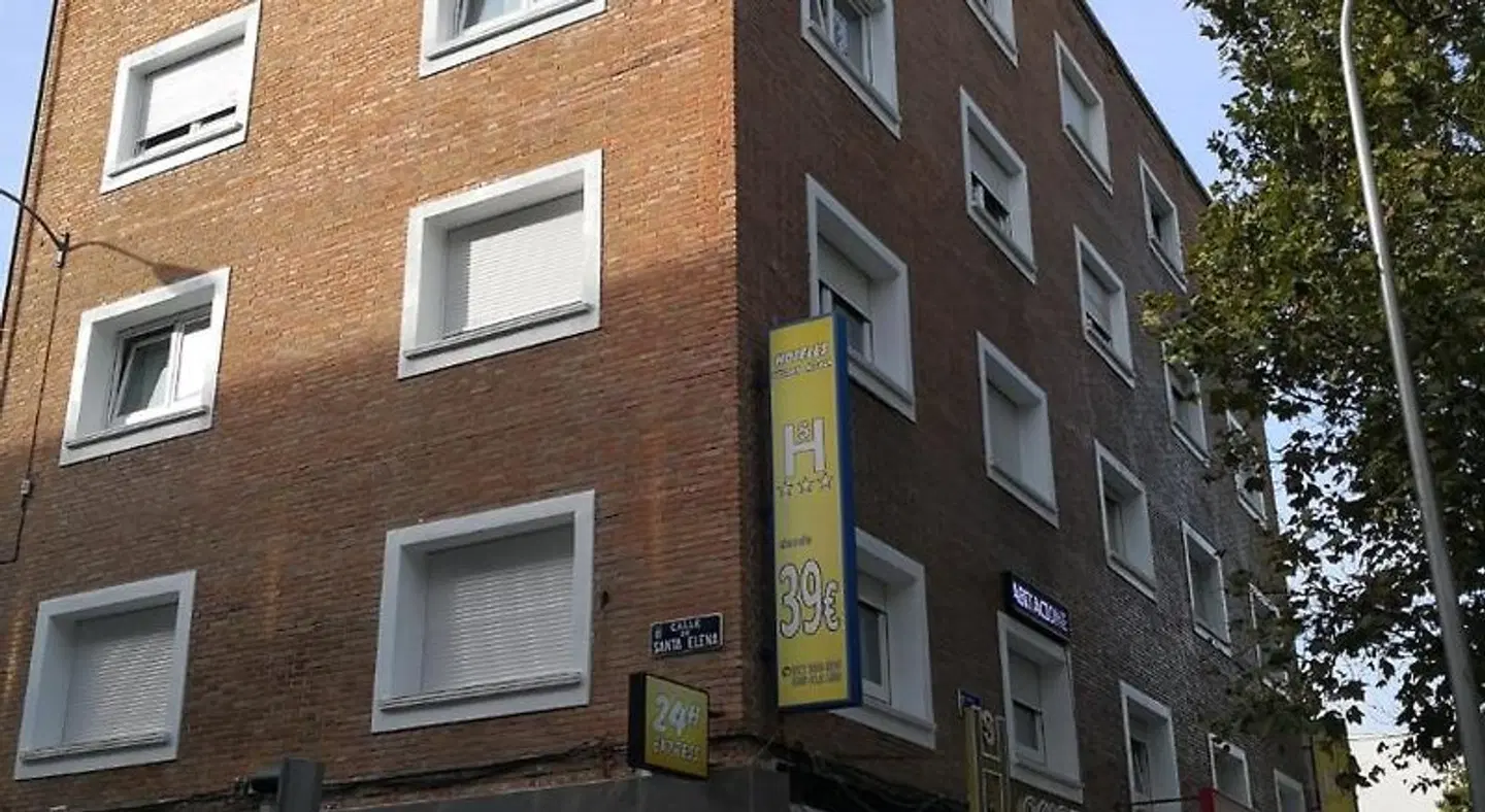Golden Alcala EXTERIOR