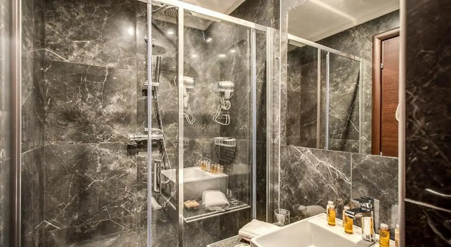 Relais de la Poste Badezimmer
