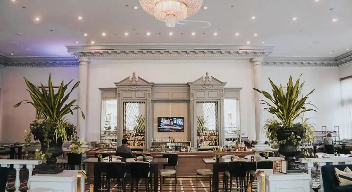 Fairmont Château Laurier Gold Experience Bar