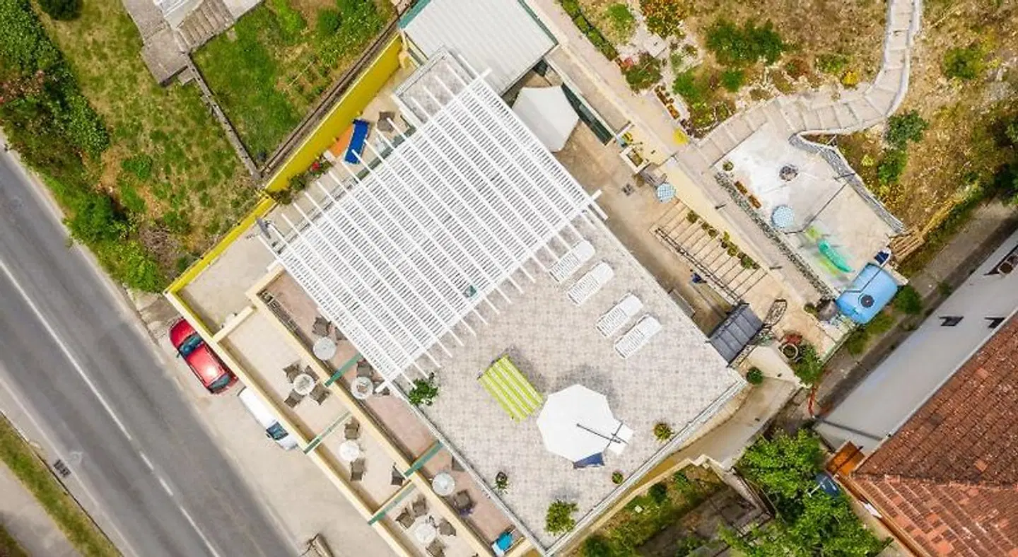Apartmani Bozinovic OUTDOOR_POOL