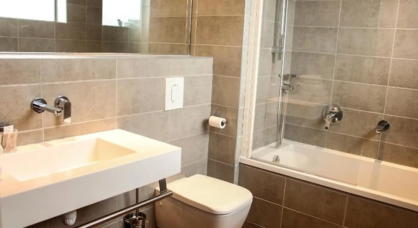 H24 HOTEL Badezimmer