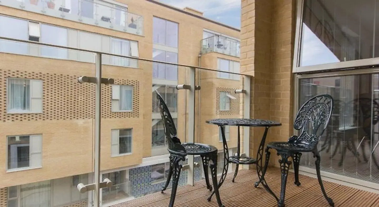 Citystay - Vesta Apartments Terrasse