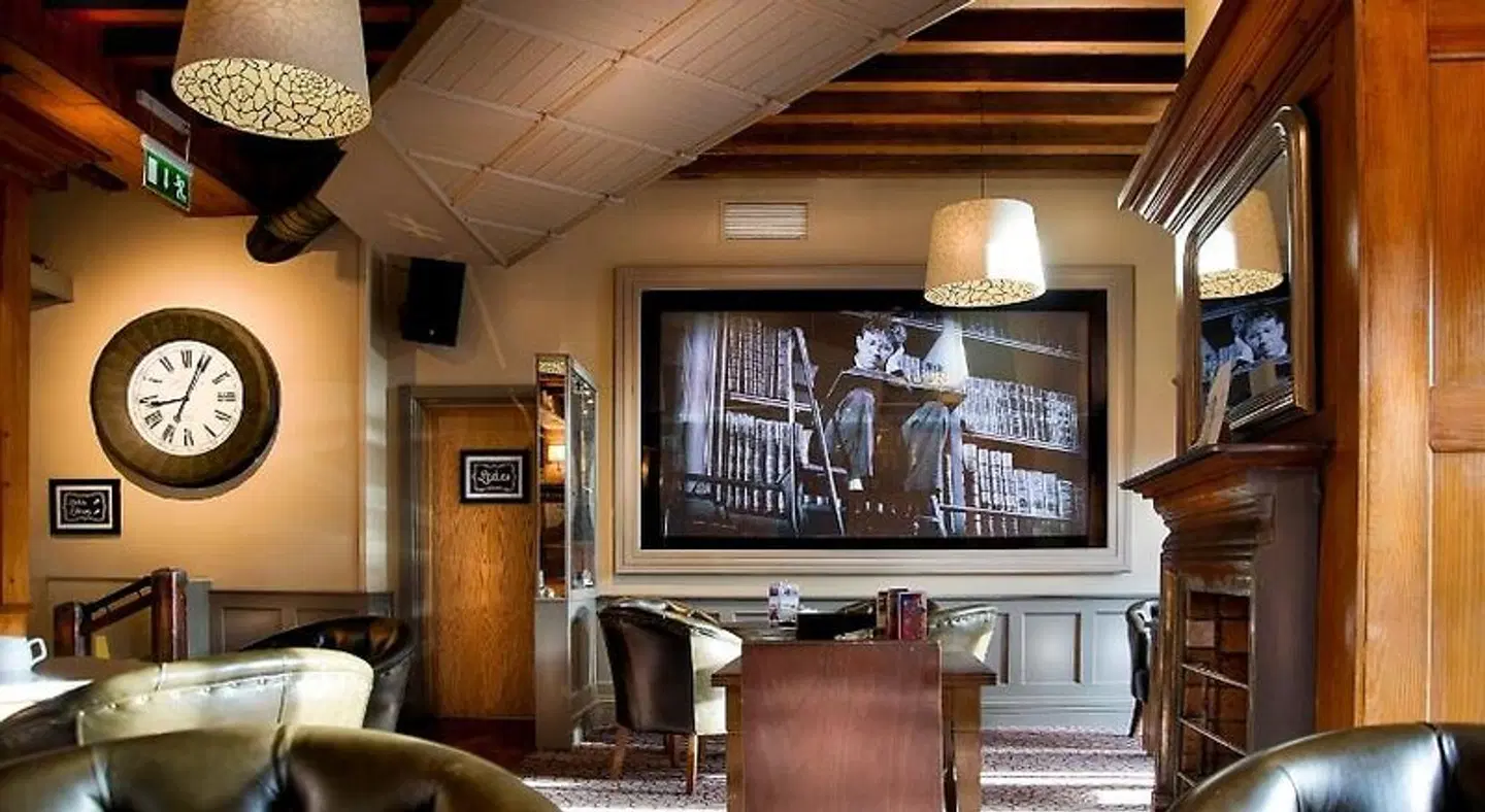Dinn Rí Hotel Bar